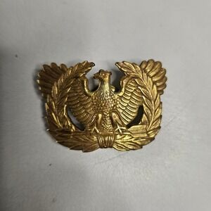 Vintage US Army Officer Service Cap Badge Eagle Wreath Gold Tone Screw Back